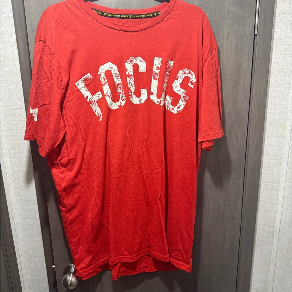 Under Armour Rock project Red 'FOCUS' Graphic Short Sleeve Tee